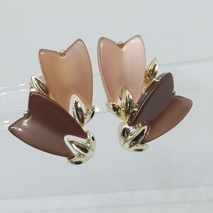 * vintage Lisner brown champagne thermoset gold tone clip on earrings